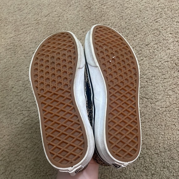 Vans - Picture 2 of 4
